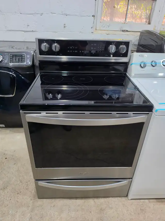 WOW! Whirlpool 30' Stainless Steel Electric Glass Top Stove Oven
