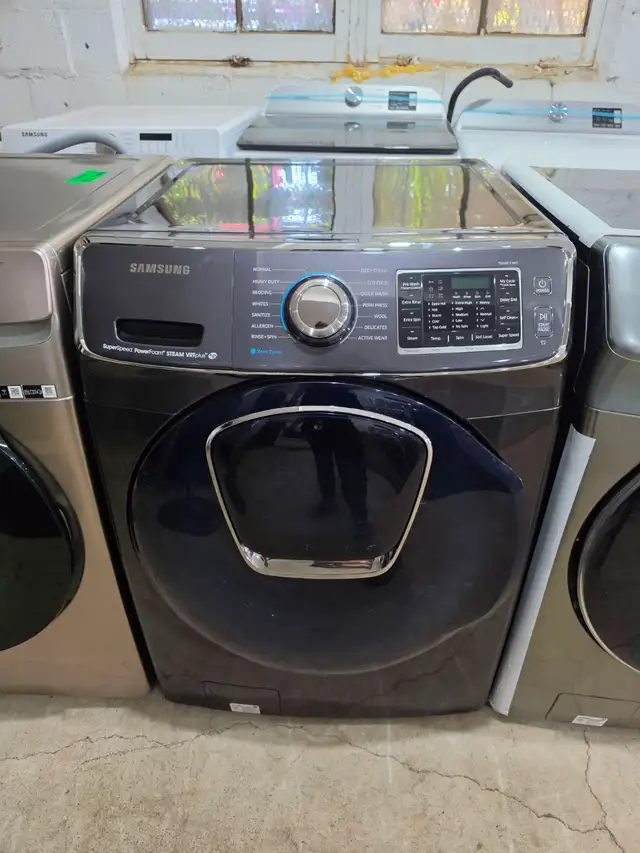 WOW Samsung 27' Black Stainless Steel FrontLoad Stackable Washer