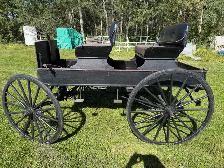Horse Drawn Buggy - Photo 2