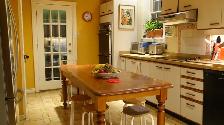 Bedroom Furnished - 2nd Floor in a Large House - Photo 8