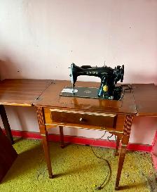 Singer sewing machine - Photo 2