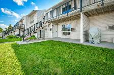 1 MONTH FREE   FULLY FURNISHED 2-BEDROOM TOWNHOUSE - Photo 2