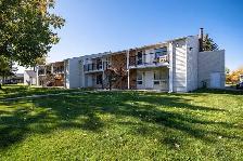 1 MONTH FREE   FULLY FURNISHED 2-BEDROOM TOWNHOUSE - Photo 3