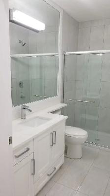 Like New 2-Bedroom Suite with full private laundry - Photo 2