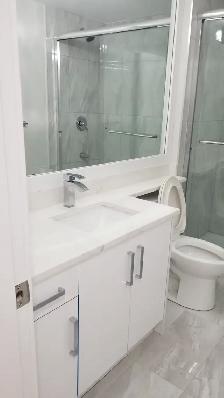 Like New 2-Bedroom Suite with full private laundry - Photo 7