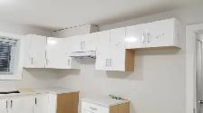 Like New 2-Bedroom Suite with full private laundry - Photo 10