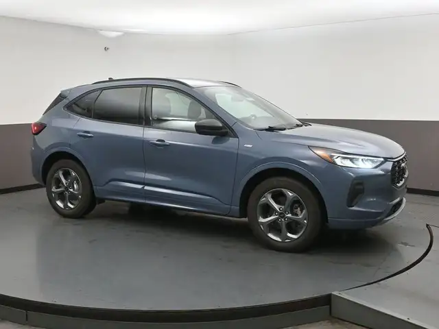 2024 Ford Escape Hybrid ST-LINE LIKE NEW! LOW KMS, One Owner, Ap