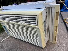 KoolKing Window Air Conditioner - Photo 5