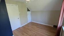 room for rent, young professional welcomed, close to UAlberta - Photo 5