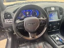 2016 Chrysler 300 300S - Photo 8