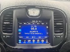 2016 Chrysler 300 300S - Photo 10