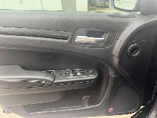 2016 Chrysler 300 300S - Photo 15