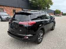 2018 Toyota RAV4 AWD LE, ONE OWNER - Photo 8