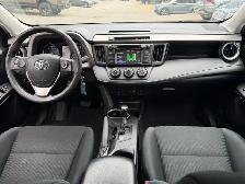 2018 Toyota RAV4 AWD LE, ONE OWNER - Photo 9