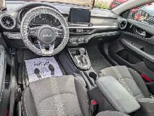 2023 Kia Forte EX IVT | Sun-roof! | Back-up cam! | One-owner! | - Photo 7