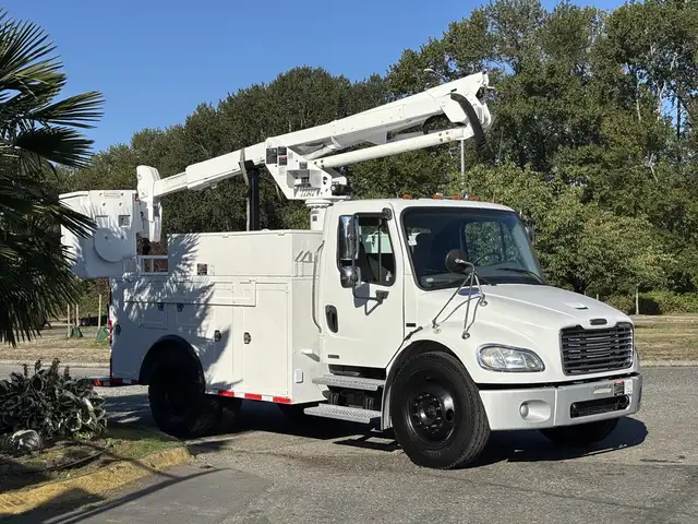 2006 Freightliner M2 106 Altec 37 Foot Bucket Service Truck