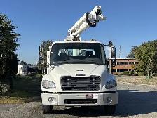 2006 Freightliner M2 106 Altec 37 Foot Bucket Service Truck - Photo 3