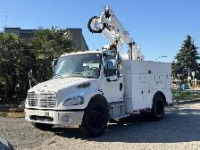 2006 Freightliner M2 106 Altec 37 Foot Bucket Service Truck - Photo 4