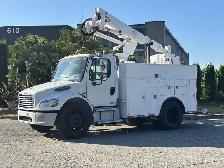 2006 Freightliner M2 106 Altec 37 Foot Bucket Service Truck - Photo 5