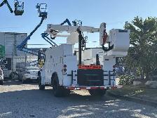 2006 Freightliner M2 106 Altec 37 Foot Bucket Service Truck - Photo 8