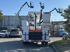 2006 Freightliner M2 106 Altec 37 Foot Bucket Service Truck - Photo 9