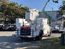 2006 Freightliner M2 106 Altec 37 Foot Bucket Service Truck - Photo 10
