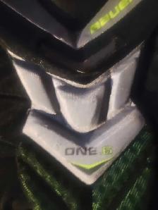 Bauer Supreme One.6 Shoulder Pads - Photo 3
