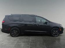 2025 Chrysler Pacifica Limited - Photo 8