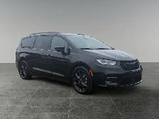 2025 Chrysler Pacifica Limited - Photo 9