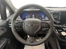 2025 Chrysler Pacifica Limited - Photo 14