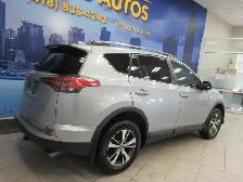 TOYOTA RAV4 2018 LE AWD SAFETY SENSE SIEGES CHAUFFANT CAMÉRA REC - Photo 25