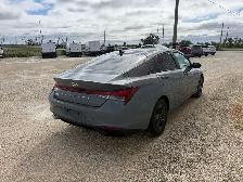 2022 Hyundai Elantra - Photo 4