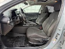 2022 Hyundai Elantra - Photo 11