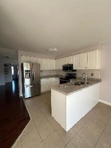 Beautiful 3-Bedroom Detached Home For Rent - Photo 12