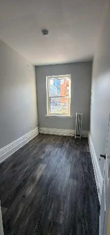 1 bedroom   Den - Photo 3