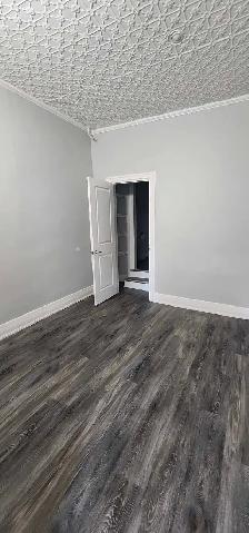 1 bedroom   Den - Photo 5