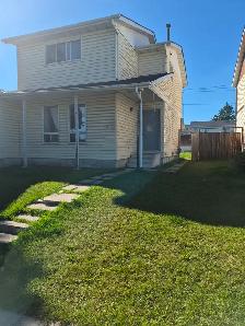 Falconridge 2 storey3 bedrooms 1.5 baths finished $1600