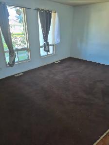 Falconridge 2 storey3 bedrooms 1.5 baths finished $1600 - Photo 3