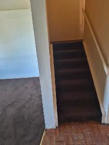 Falconridge 2 storey3 bedrooms 1.5 baths finished $1600 - Photo 4