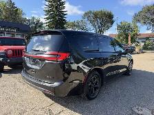 2022 Chrysler Pacifica Hybrid Limited - Photo 6