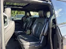 2022 Chrysler Pacifica Hybrid Limited - Photo 10