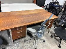 Best Deal On Used Office Furniture - Call Us Now! - Photo 4