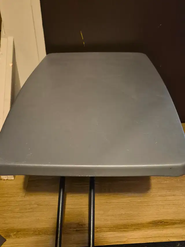 Personal table with adjust high