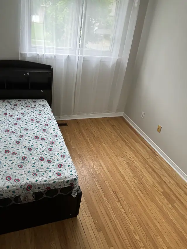 Available 1 bedroom for rent on upper floor of house for 1 girl