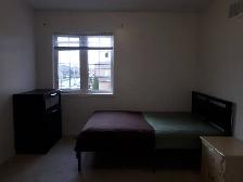 Beautiful, Bright 2nd Floor Room for Rent in Markham-For males - Photo 7