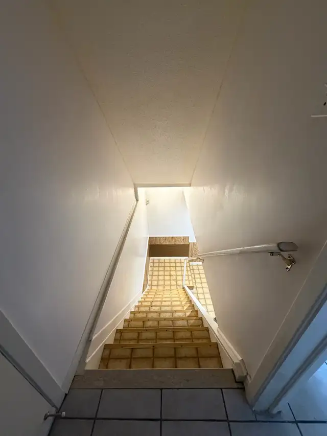 2 bed basement Brampton