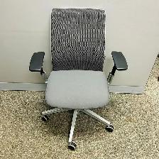 Used Office Chair For Sale - Ufficio Furniture - Call Us Now! - Photo 3