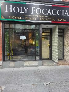 full time day waitress / waiter Ottawa