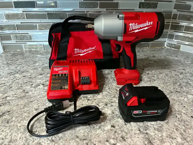 New Milwaukee M18 1/2' Impact Wrench Kit