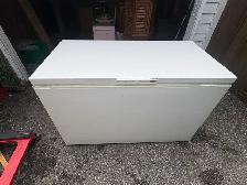 Free delivery used large Kenmore chest freezer white - Photo 2